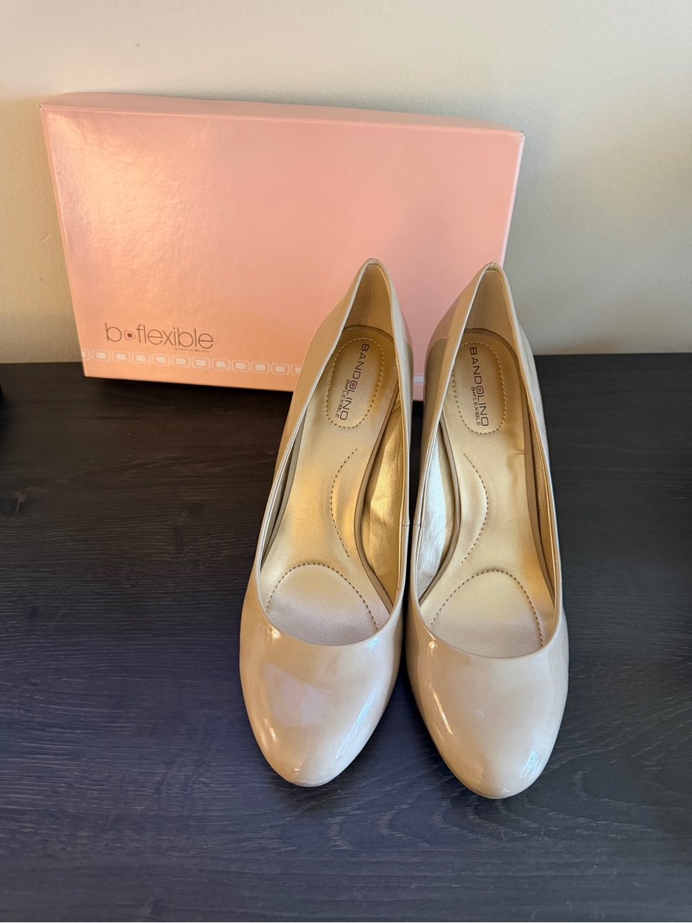 Bandolino Beige Patent Round-Toe Heels